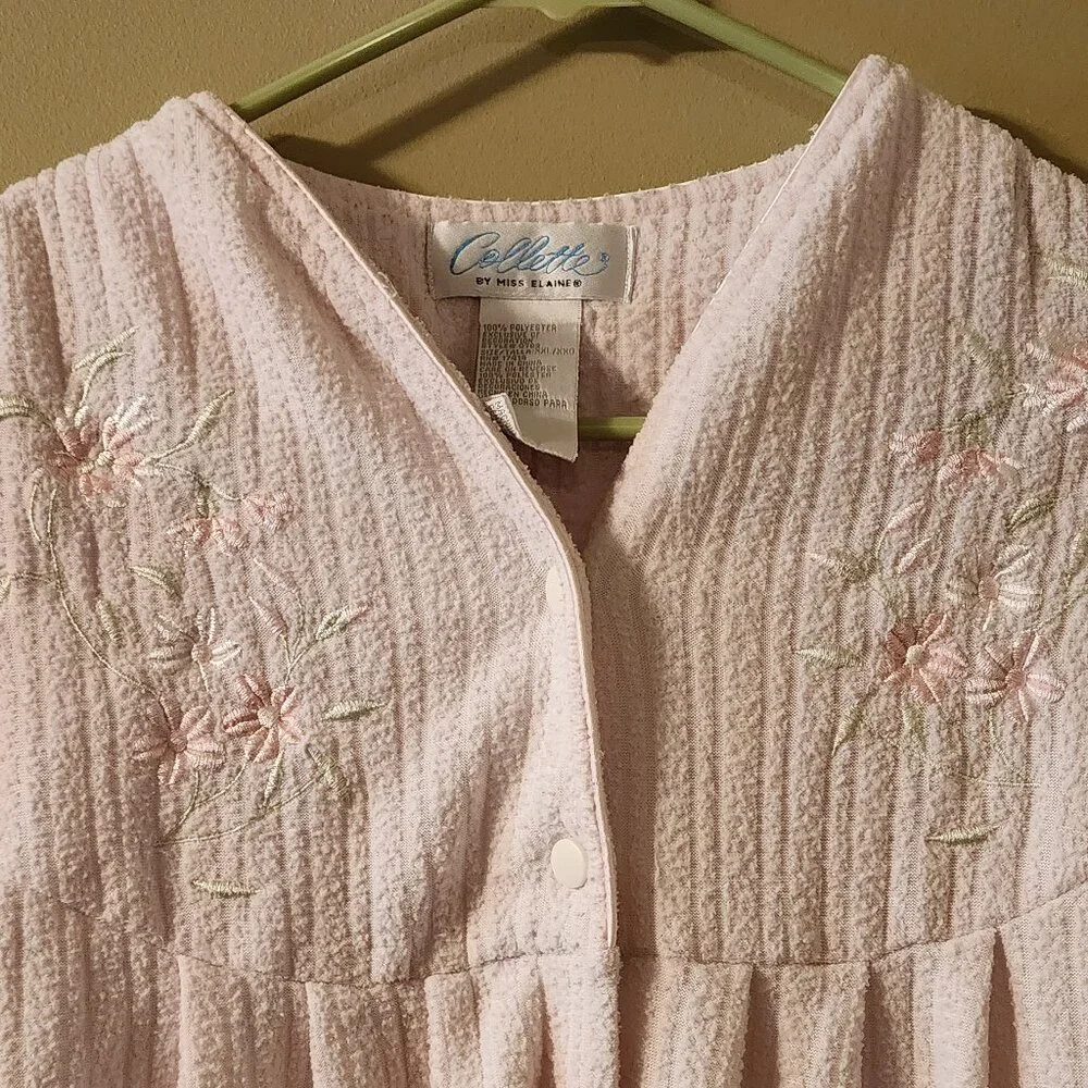 Collette Bath Robe - Picture 2 of 6